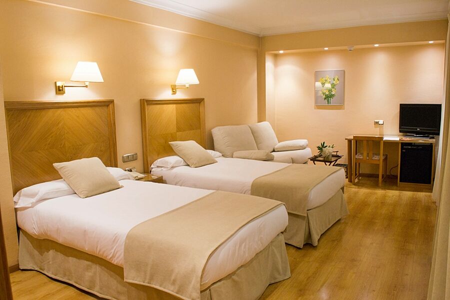 Crisol Almirante Bonifaz Hotel Burgo